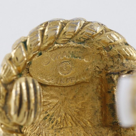 CHANEL Earring Plated Gold 16.0g Women - Picture 4 of 9